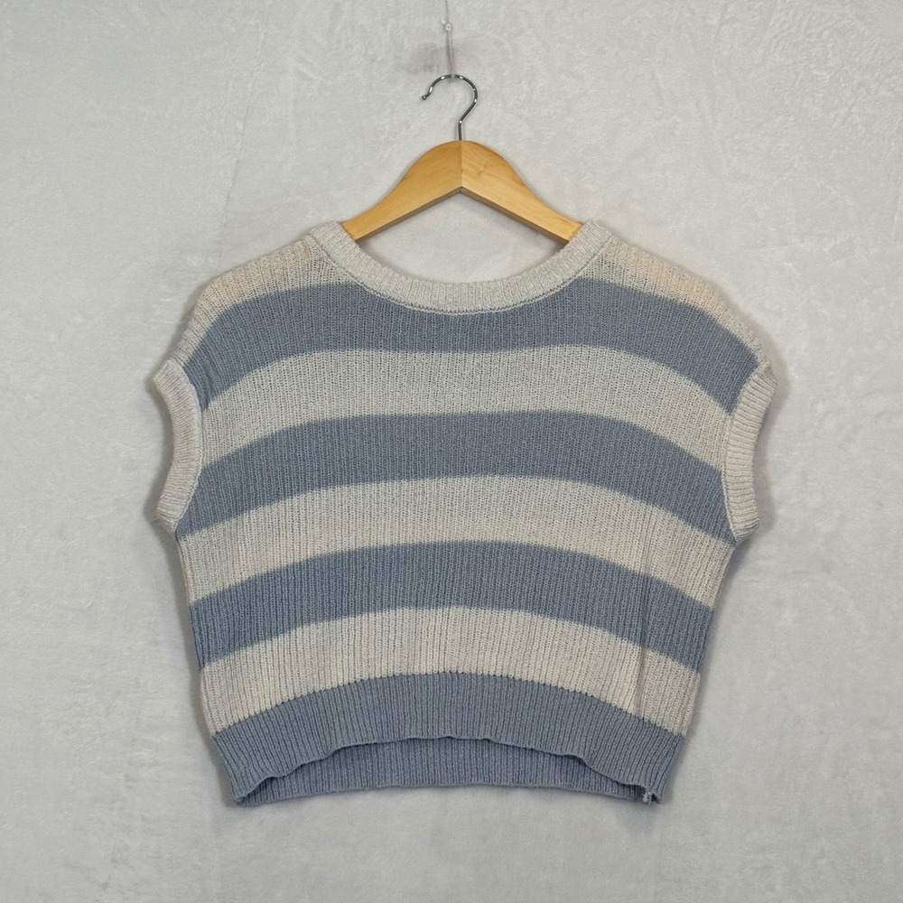 Double Zero Blue Striped Knit Sweater Vest Medium